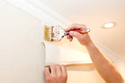 Pose de papier peint à Hautaget — revêtements muraux et toiles de verre